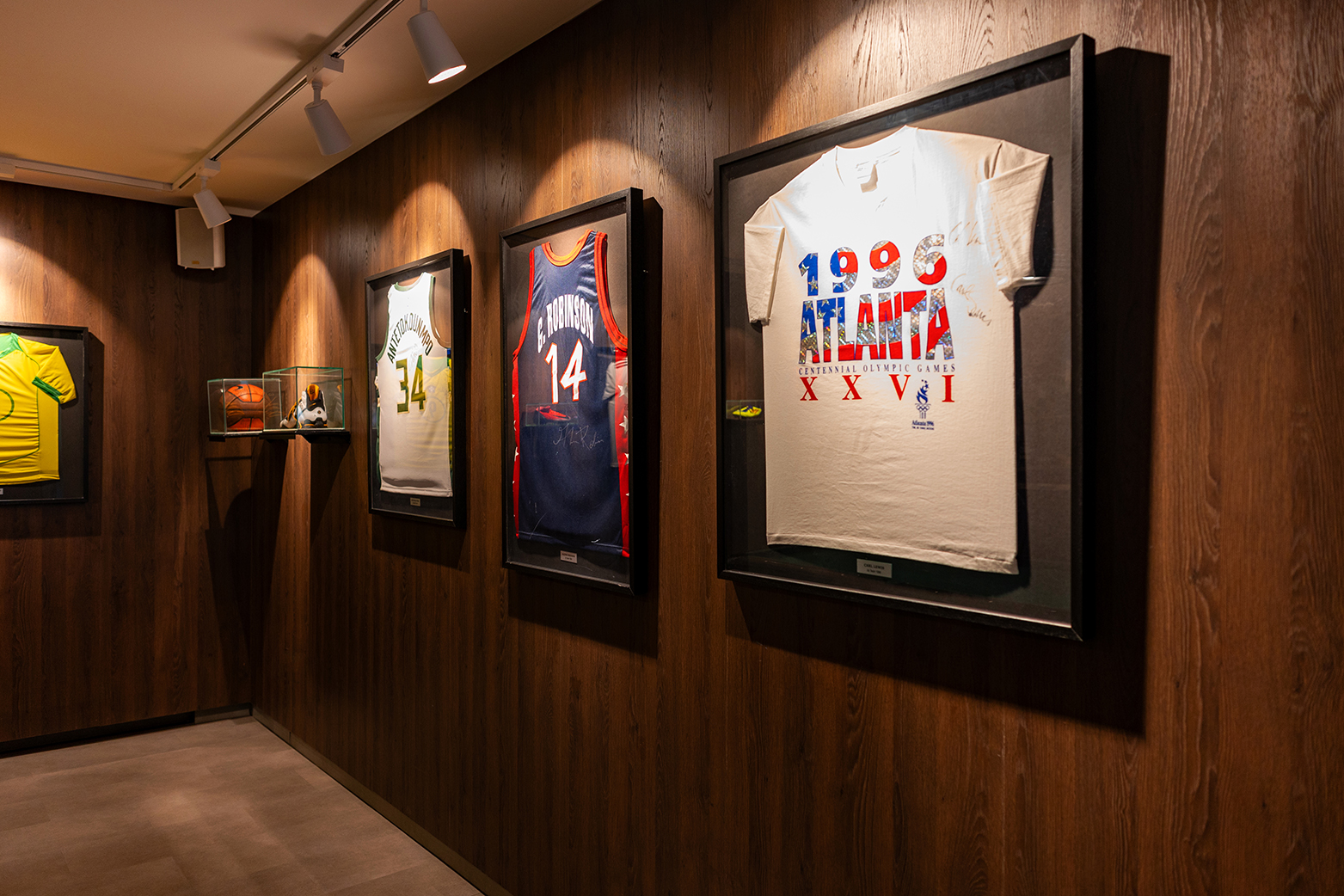 023_alta_playaballena Legend Sport Bar.jpg